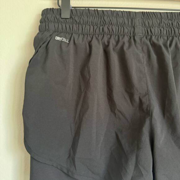 Puma Women's Shorts Size Large 2 in 1 Black Running Athletic Biker 5' - Picture 4 of 10